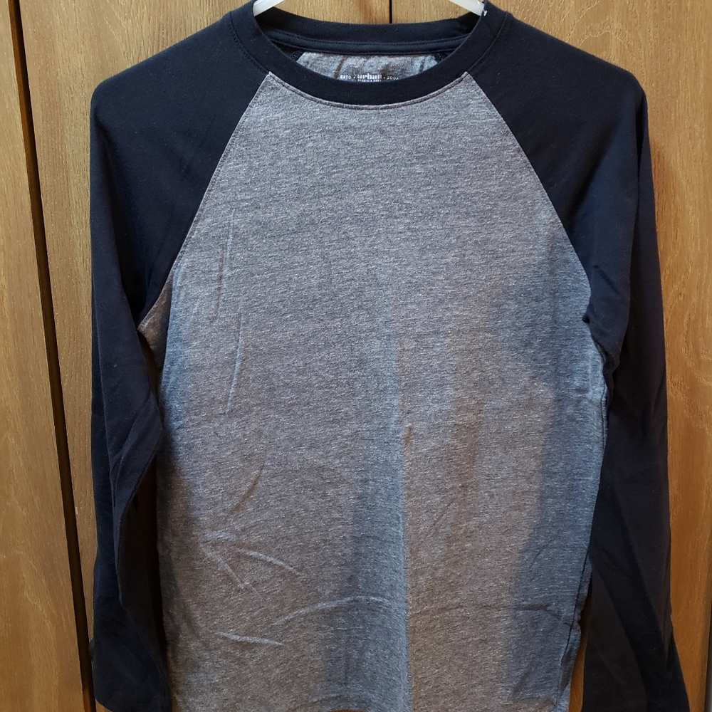Boys XL long sleeved t-shirt